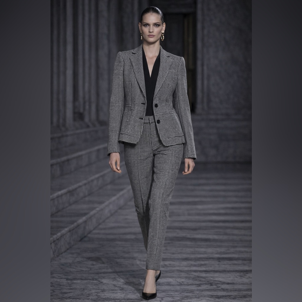 Weekend Max Mara Plaid Print Blazer Grey Excellent Preloved Condition